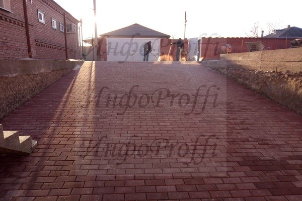 Тротуарная плитка в Чалтыре - image Trotuarnaya-plitka-004 on http://infoproffi.ru