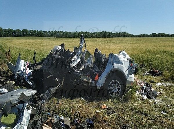 Пять человек погибли в страшной аварии в Аксае - image 1527925001_img_1279-02-06-18-09-32-600x445 on http://infoproffi.ru